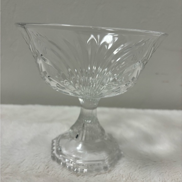 Vintage Aderia crystal clear glass pedestal candy bowl - Picture 1 of 10